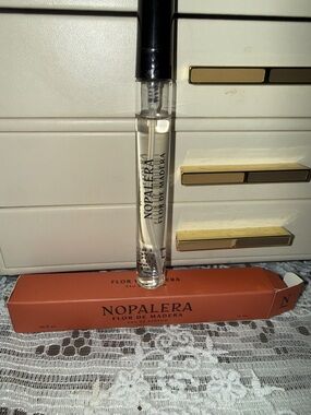 Flor de Madera Eau de Parfum .33ml, 90-95% full.